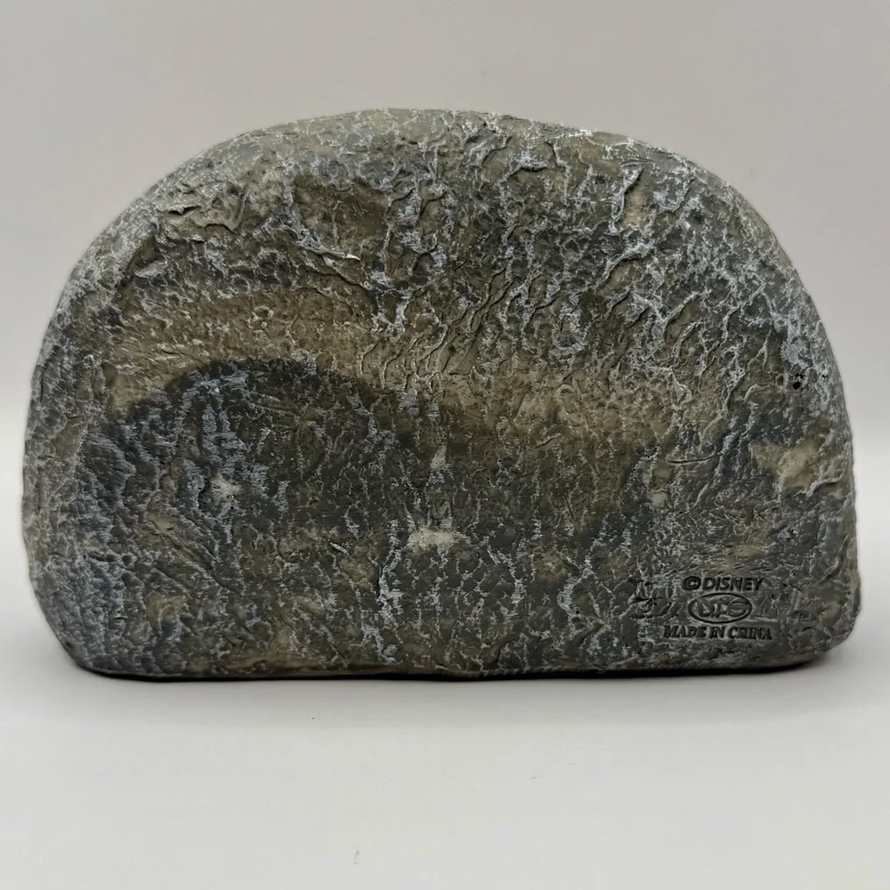Disney Winnie the Pooh garden stone - Picture 3 of 6